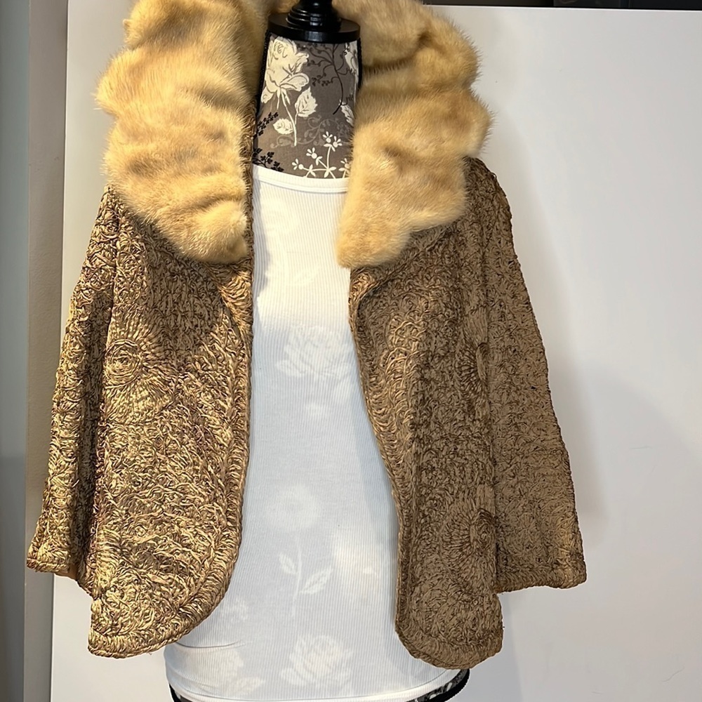 Vintage Sz 6/8 Silk Ribbon 3/4 Cropped Jacket w/ Detachable Cream Mink Collar
